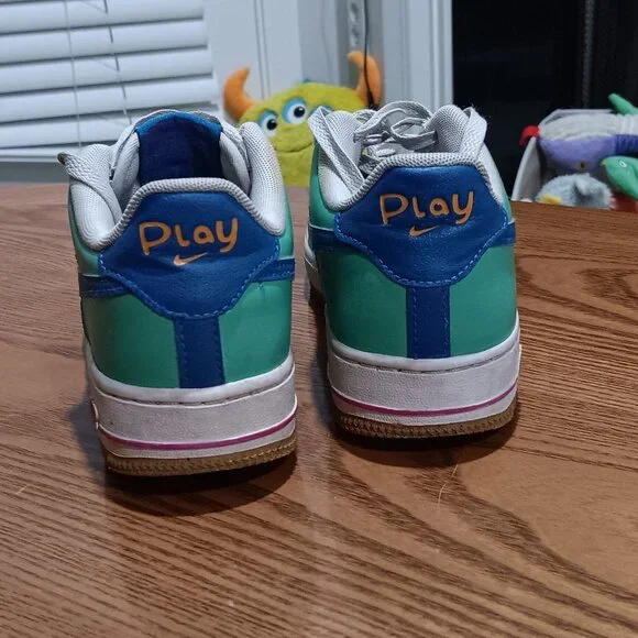 Nike Girl's White Green Air Force 1 Lv8 Casual Athletic Sneaker Size 4.5 - Picture 3 of 4